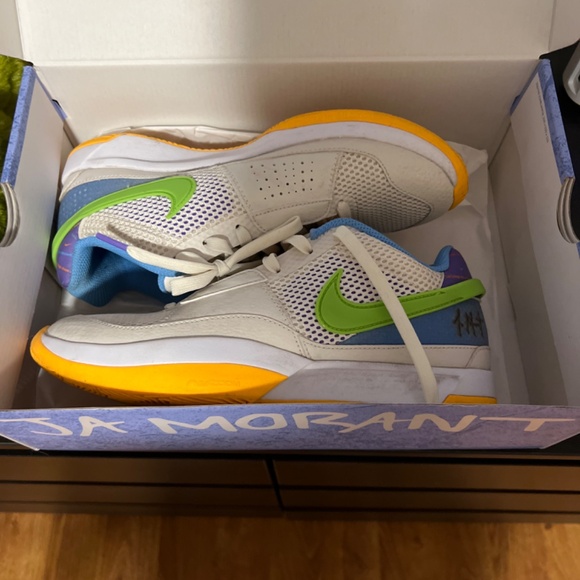 Shoes - Picture 9 of 12